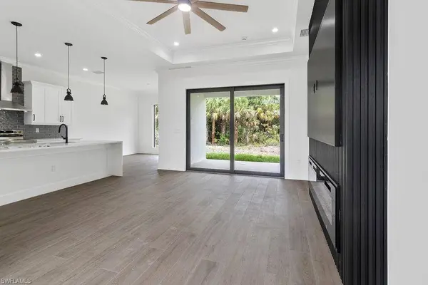 562 20th ST SE, Naples, FL 34117
