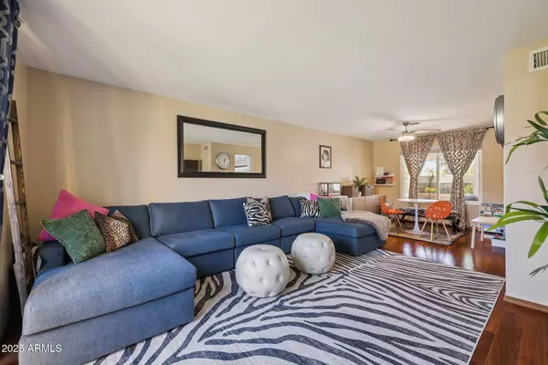 3921 E DESERT FLOWER Lane, Phoenix, AZ 85044