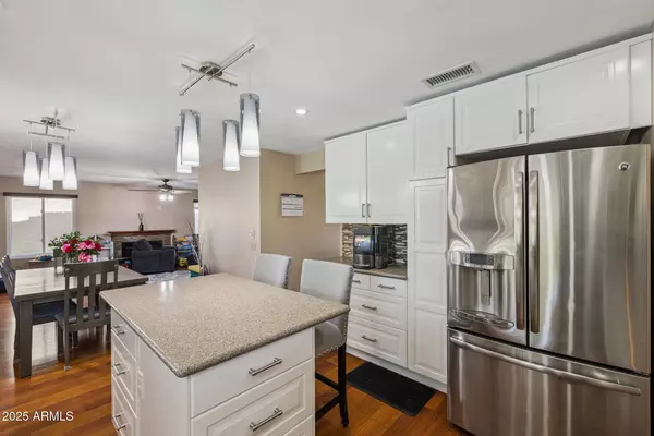 3921 E DESERT FLOWER Lane, Phoenix, AZ 85044