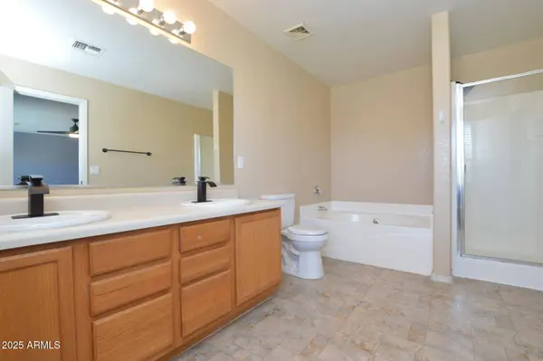 2812 W SUNSHINE BUTTE Drive, San Tan Valley, AZ 85144
