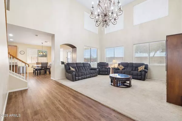 38689 N JONATHAN Street, San Tan Valley, AZ 85140