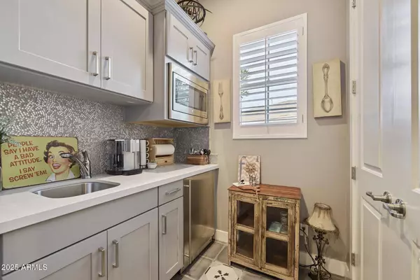 3694 E ASTER Drive, Chandler, AZ 85286