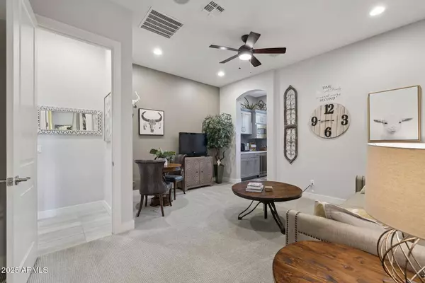 3694 E ASTER Drive, Chandler, AZ 85286