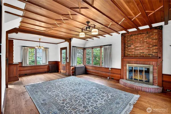 5605 49th AVE SW, Seattle, WA 98136