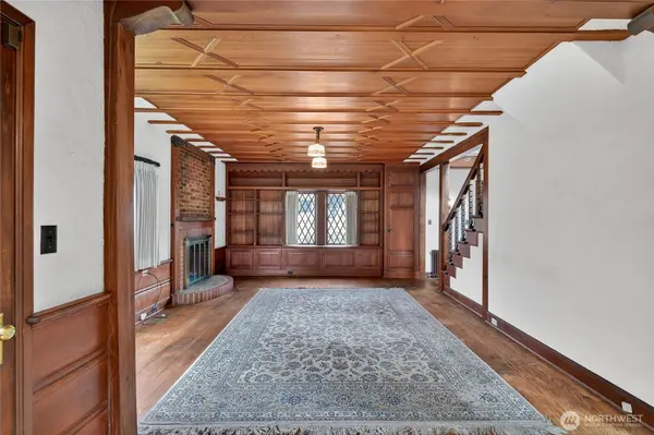 5605 49th AVE SW, Seattle, WA 98136