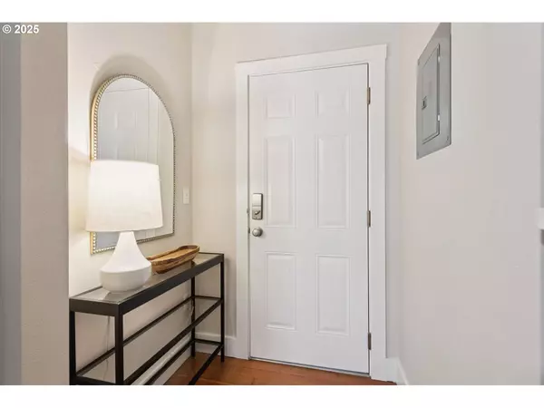 1104 SW COLUMBIA ST #206, Portland, OR 97201