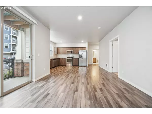 17137 SW APPLEDALE RD #102, Beaverton, OR 97007