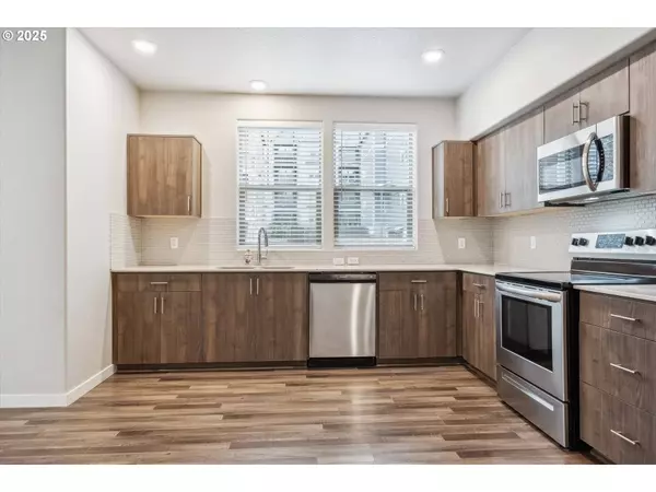 17137 SW APPLEDALE RD #102, Beaverton, OR 97007