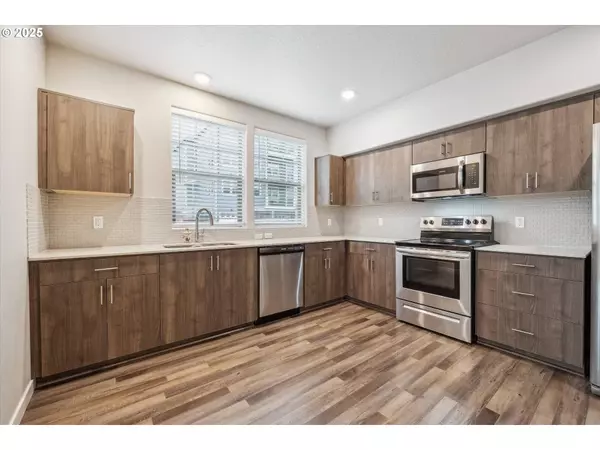 17137 SW APPLEDALE RD #102, Beaverton, OR 97007