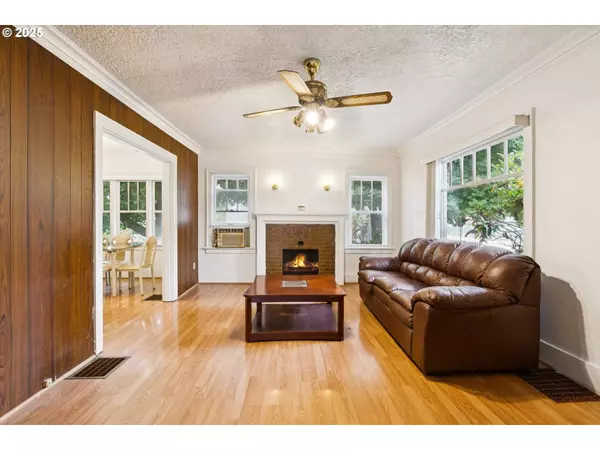 1654 N KILLINGSWORTH ST, Portland, OR 97217