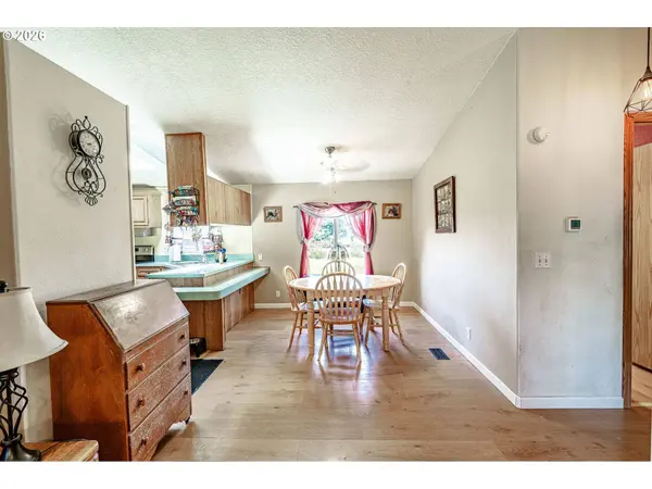 1065 6TH ST, Gervais, OR 97026