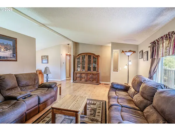 1065 6TH ST, Gervais, OR 97026