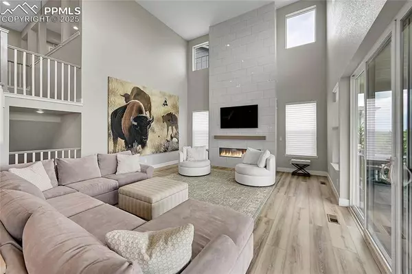 6912 Sunstrand CT, Castle Pines, CO 80108