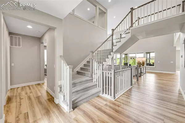 6912 Sunstrand CT, Castle Pines, CO 80108