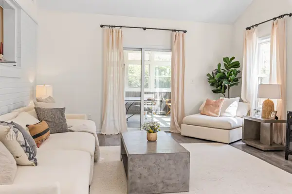 Living Room Whiteside 4