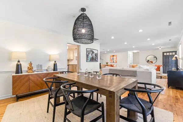 Dining Whiteside 2