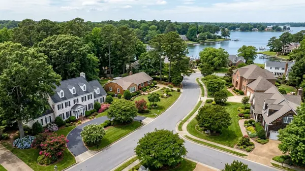 Comparing Bay Colony and Alanton Real Estate in Virginia Beach, VA,Erin O'Brien
