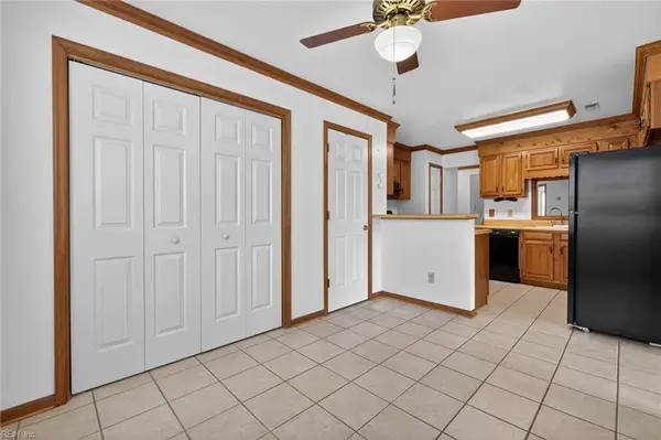 1528 Galvani DR, Virginia Beach, VA 23454