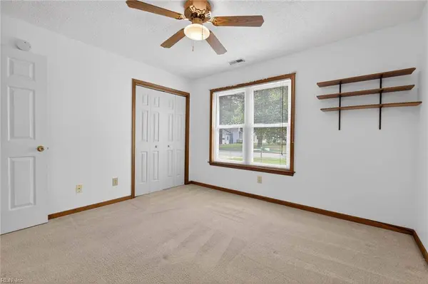 1528 Galvani DR, Virginia Beach, VA 23454