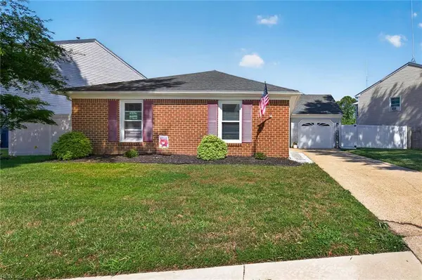 3132 Crestwood LN, Virginia Beach, VA 23453