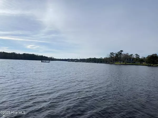 257 Wards LN, Havelock, NC 28532