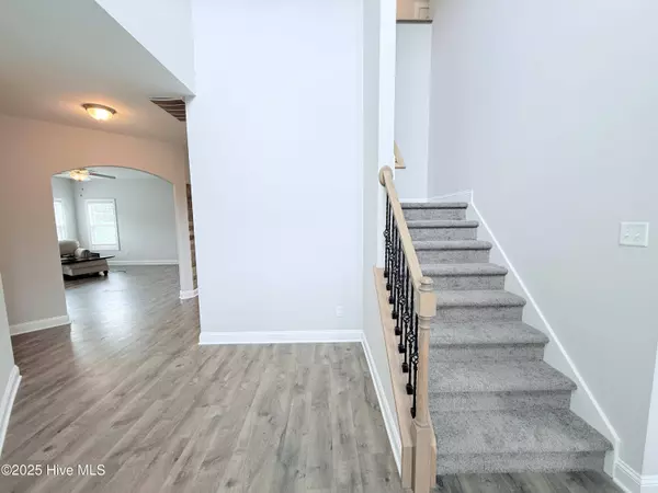 502 Shipyard CT, Swansboro, NC 28584