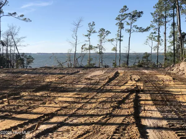 980 Crow Hill RD, Beaufort, NC 28516