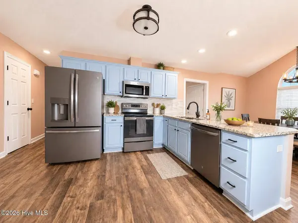 3255 Doug DR, Kinston, NC 28504