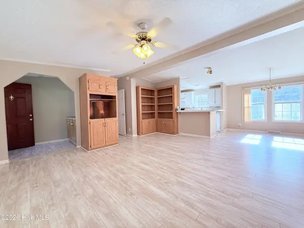 214 Sea Horse DR, Cedar Point, NC 28584