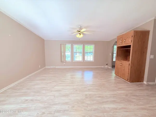 214 Sea Horse DR, Cedar Point, NC 28584