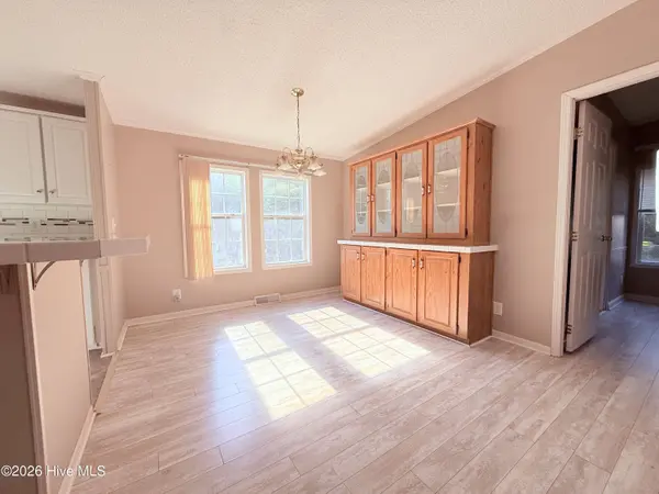 214 Sea Horse DR, Cedar Point, NC 28584