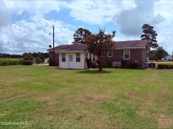 2103 Hilltop LN, Goldsboro, NC 27530