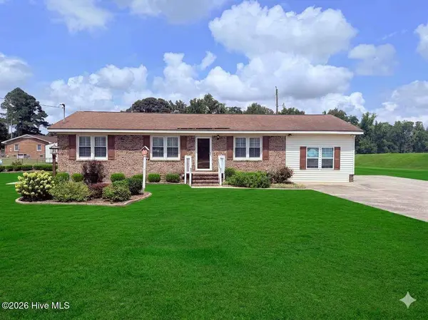 2103 Hilltop LN