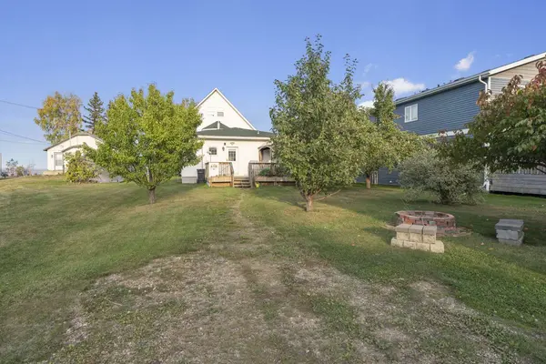 607 Lakeshore Dr, Cold Lake, AB T9M 1B1