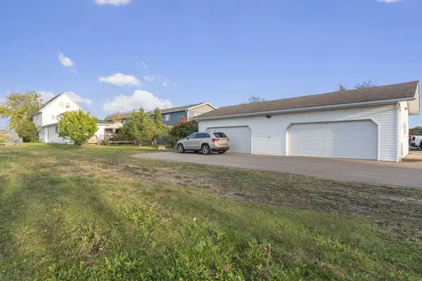 607 Lakeshore Dr, Cold Lake, AB T9M 1B1