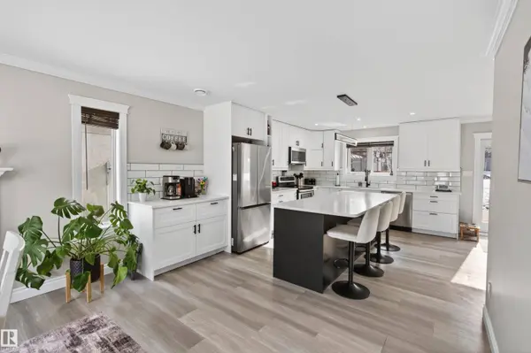 807 BEACH AV, Cold Lake, AB T9M 1K8