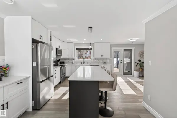 807 BEACH AV, Cold Lake, AB T9M 1K8
