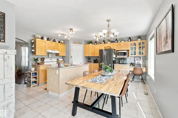 2502 6 AV, Cold Lake, AB T9M 1M6