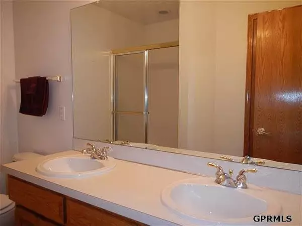 Omaha, NE 68116-1430,4023 N 147th St