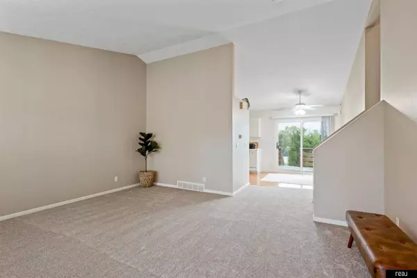 17638 Emiline Street, Omaha, NE 68136