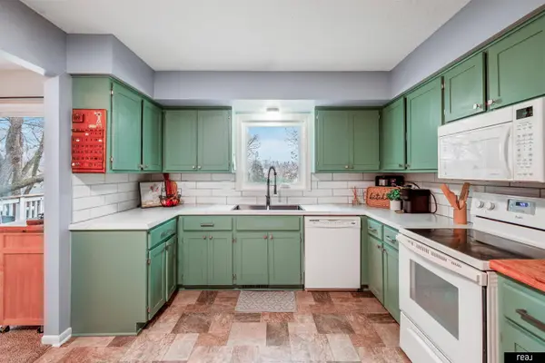 11705 Hartman Avenue, Omaha, NE 68164