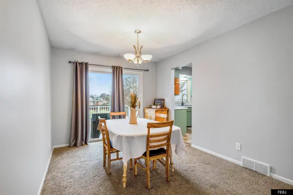 11705 Hartman Avenue, Omaha, NE 68164