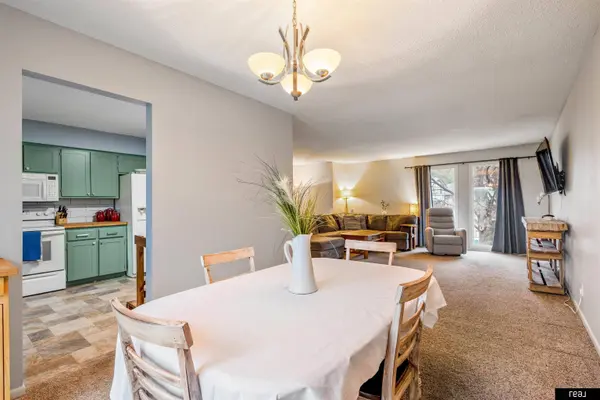 11705 Hartman Avenue, Omaha, NE 68164