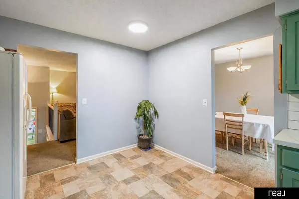 11705 Hartman Avenue, Omaha, NE 68164