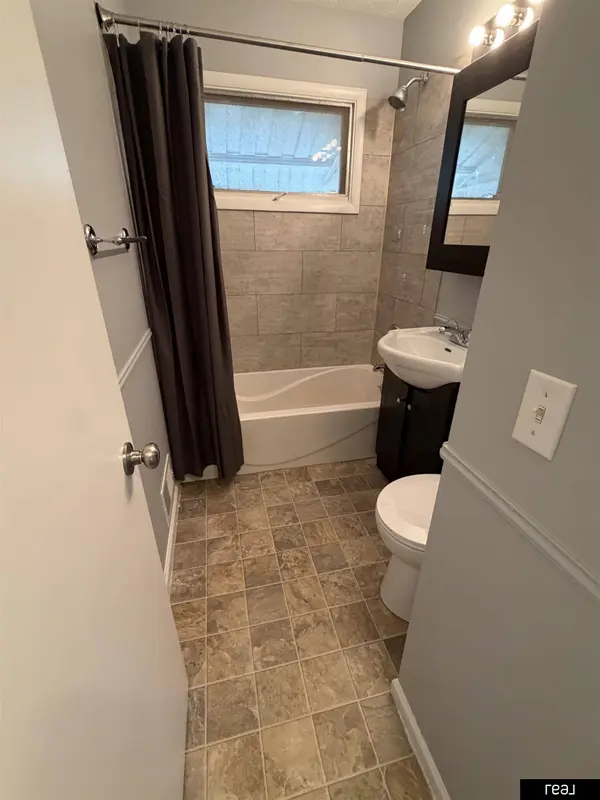 1520 N 84 ST, Omaha, NE 68114