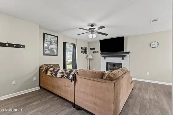 6949 Black Oak Drive, Walls, MS 38680