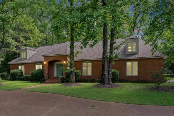 300 N COUNTRY WAY DR, Unincorporated, TN 38018