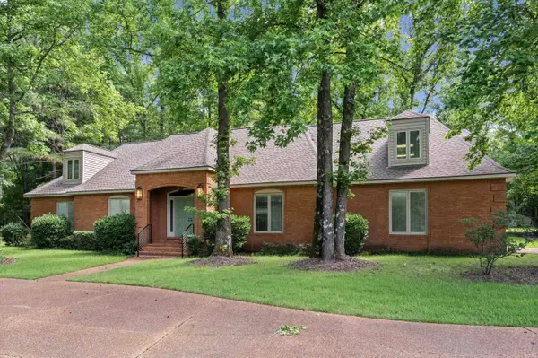 300 N COUNTRY WAY DR, Unincorporated, TN 38018