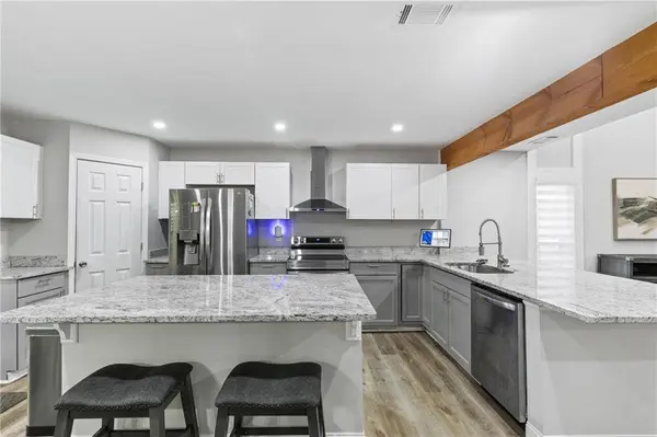 671 LOST CREEK CIR, Stone Mountain, GA 30088