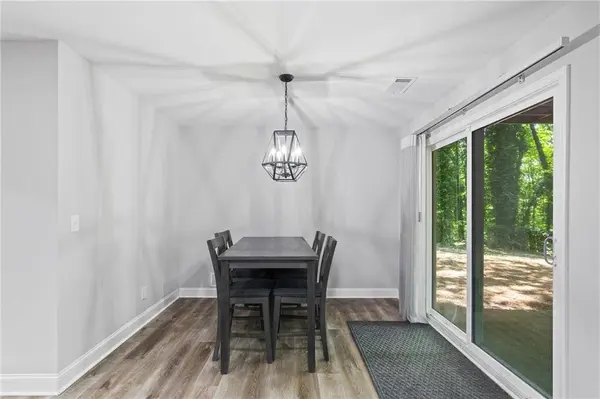 671 LOST CREEK CIR, Stone Mountain, GA 30088